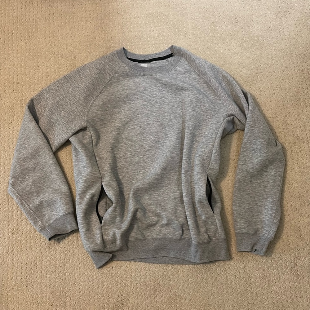 Uniqlo Crewneck Sweatshirt with pockets men’s XL